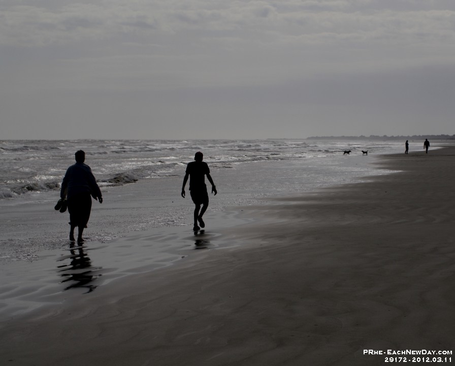 29172RoCrLe - Vacation at Kiawah Island, SC - Beach walk with Mom and Andy
